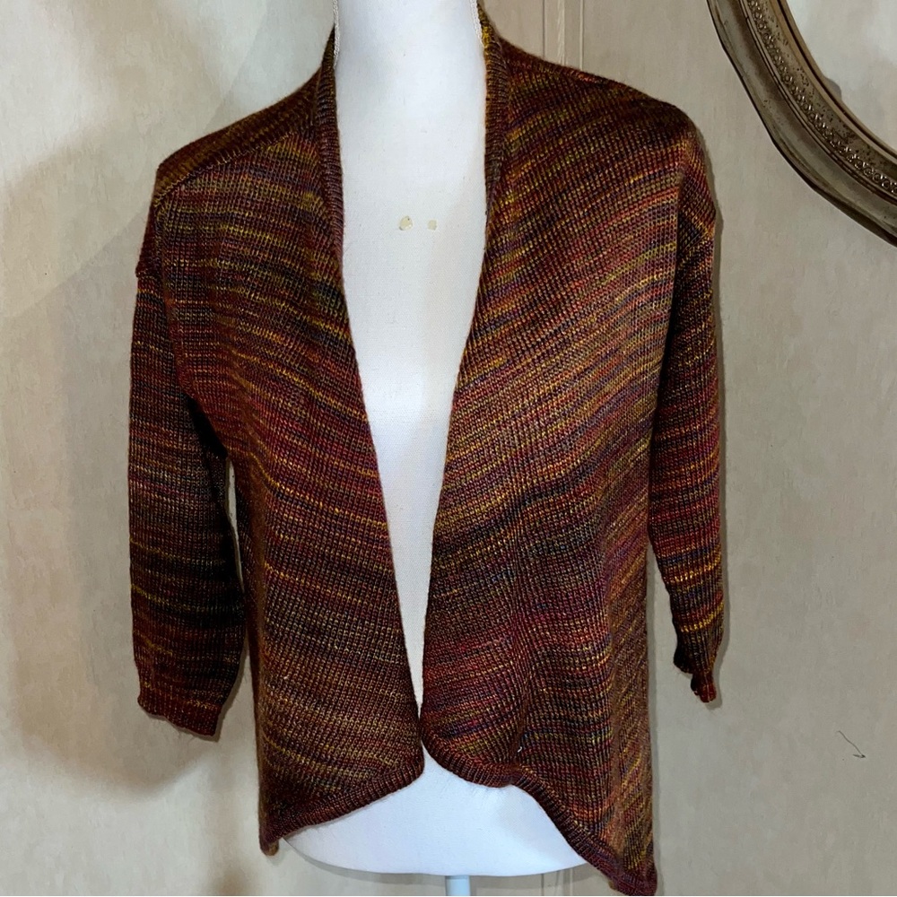 Cato Brand light sweater to be worn over shirt, Size M, very good condition